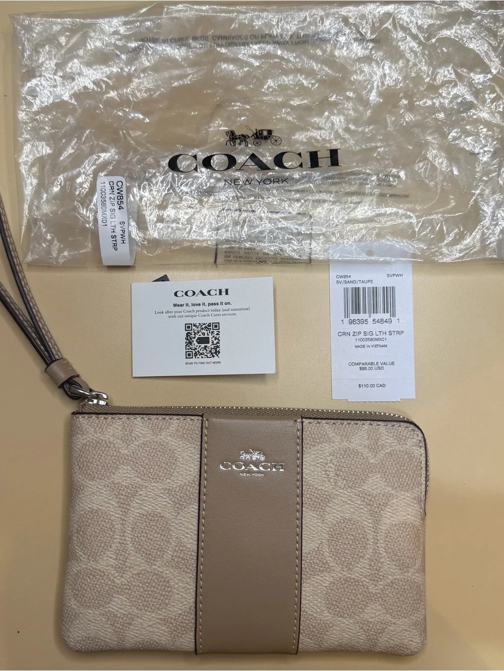 Coach Corner Zip Wristlet Signature Canvas Sand Taupe NWT CW854